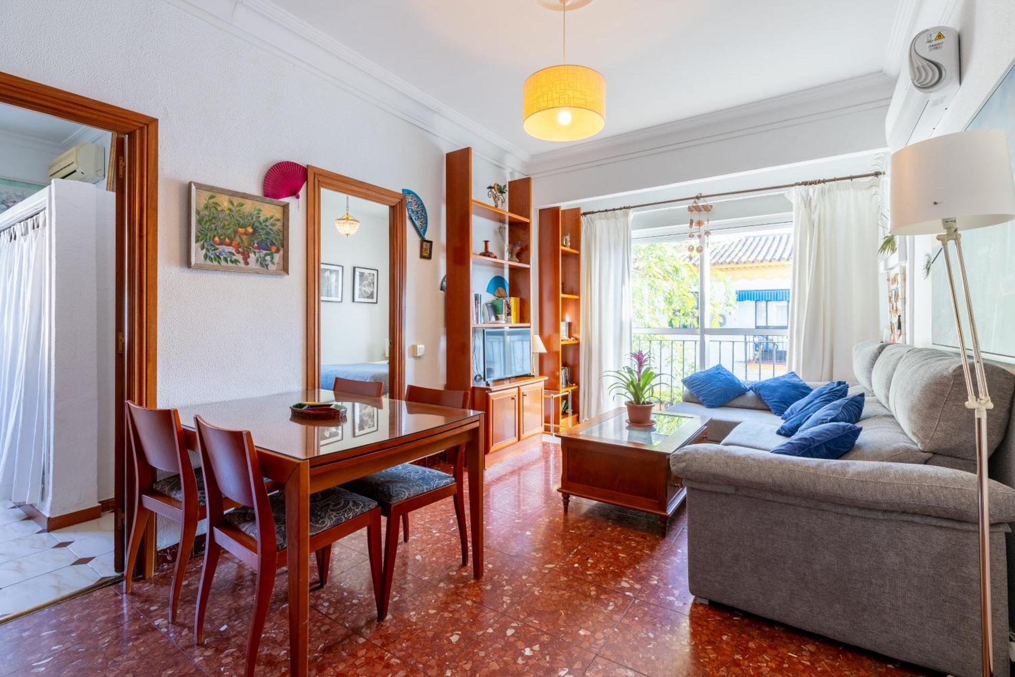 Apartamento Triana Los Remedios Seville Luaran gambar