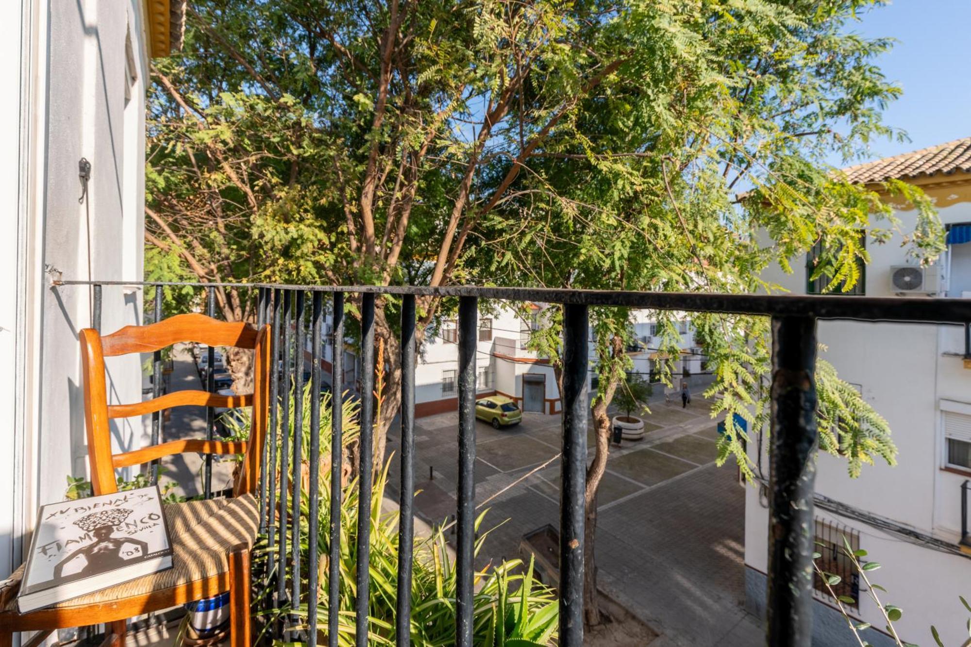Apartamento Triana Los Remedios Seville Luaran gambar