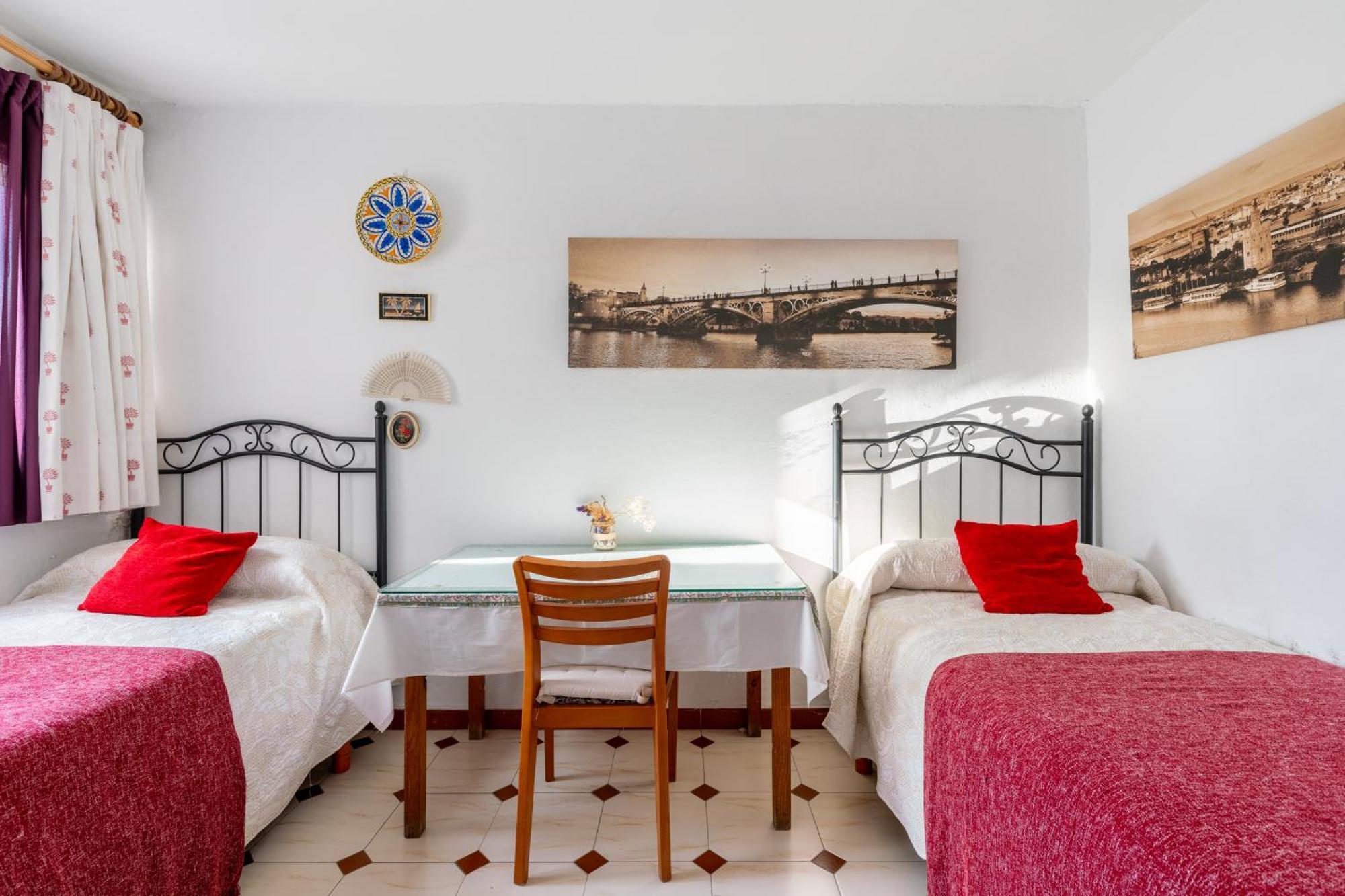 Apartamento Triana Los Remedios Seville Luaran gambar