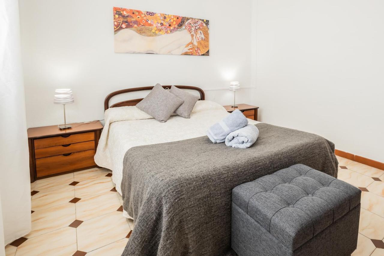 Apartamento Triana Los Remedios Seville Luaran gambar